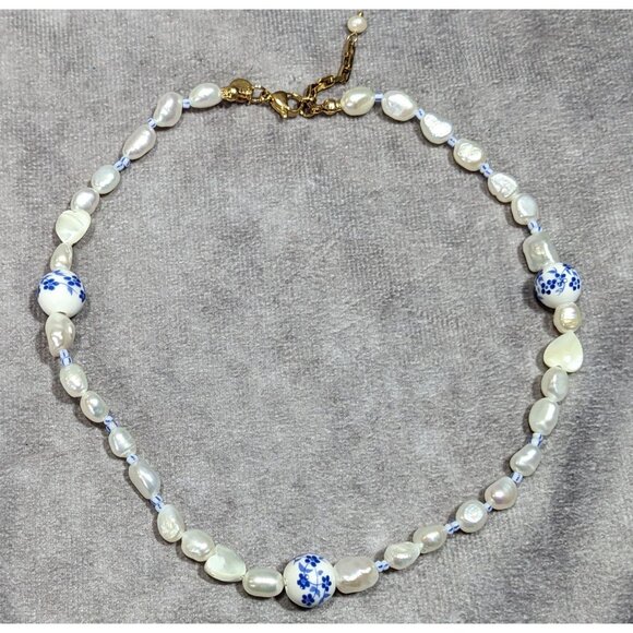 Elegant Freshwater Pearl And Porcelain Floral Beaded Necklace - Picture 5 of 5